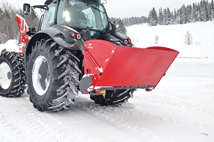pic_IGLAND DS 1400 SAND SPREADER__Ds 800 Action