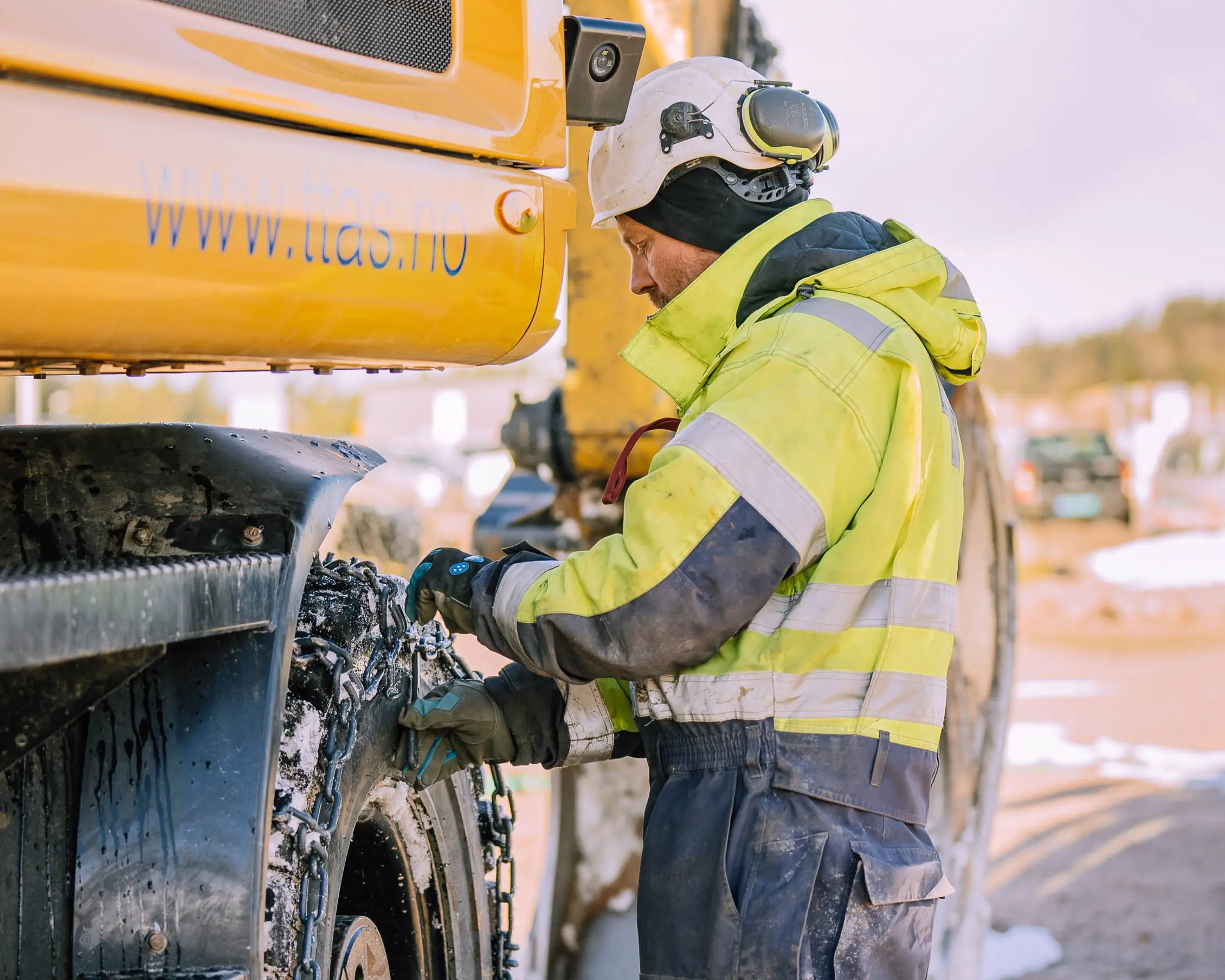 Trygg Kjetting Gravemaskin 01 (30 Of 32) Copy