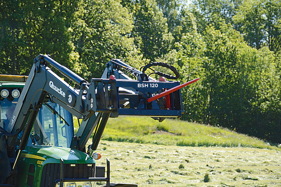 pic_IGLAND - BSH 120 HYDRAULIC ROUND BALE SPEAR__Bshx3 120 Action (1)