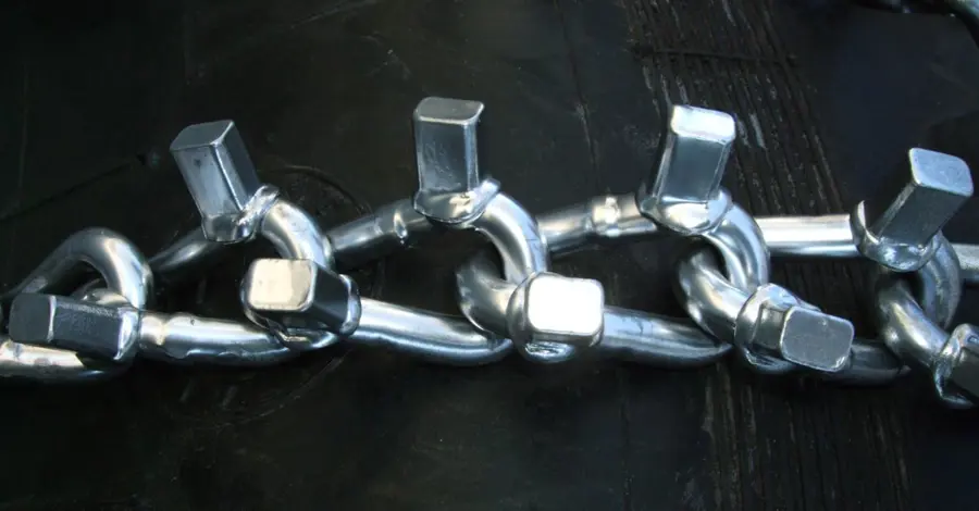 pic_Fast Trac w/square studs__2439_firkantpigg_detalj.jpg