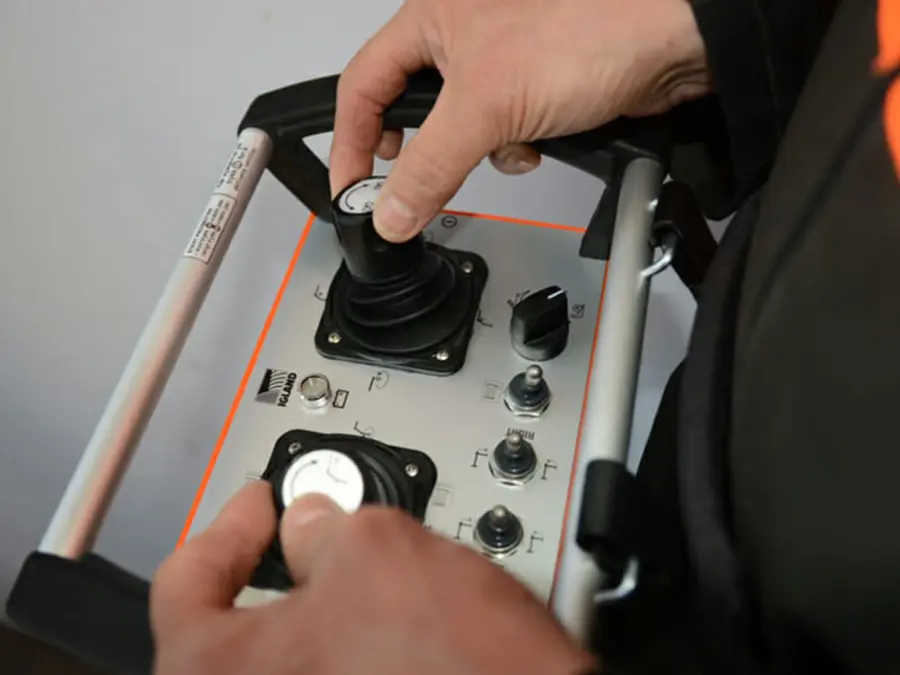 pic_IGLAND 480 SWINGTRAC__515_480g2-1.jpg